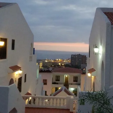 Cristianos Studio, Modern, Spacious, Pool,wifi *