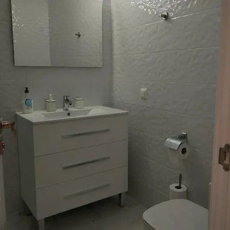 Cristianos Studio, Modern, Spacious, Pool,wifi Apartment *