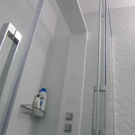 Cristianos Studio, Modern, Spacious, Pool,wifi * Arona (Tenerife)