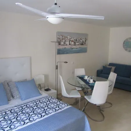 Cristianos Studio, Modern, Spacious, Pool,wifi Apartment Arona (Tenerife)